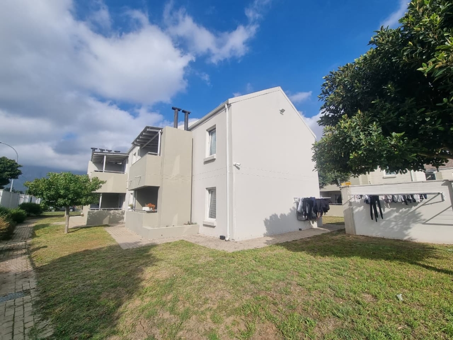 2 Bedroom Property for Sale in Klein Drakenstein Western Cape